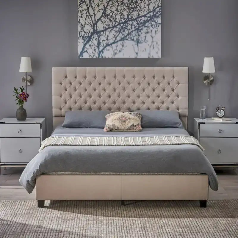 Kaelyn Upholstered Tufted Queen Bed