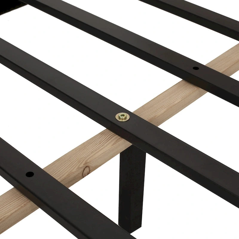 Kaelyn Upholstered Tufted Queen Bed